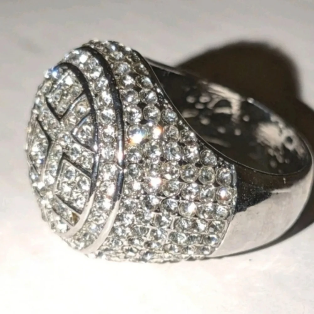 Elegant Silver Mens Ring Sz 9